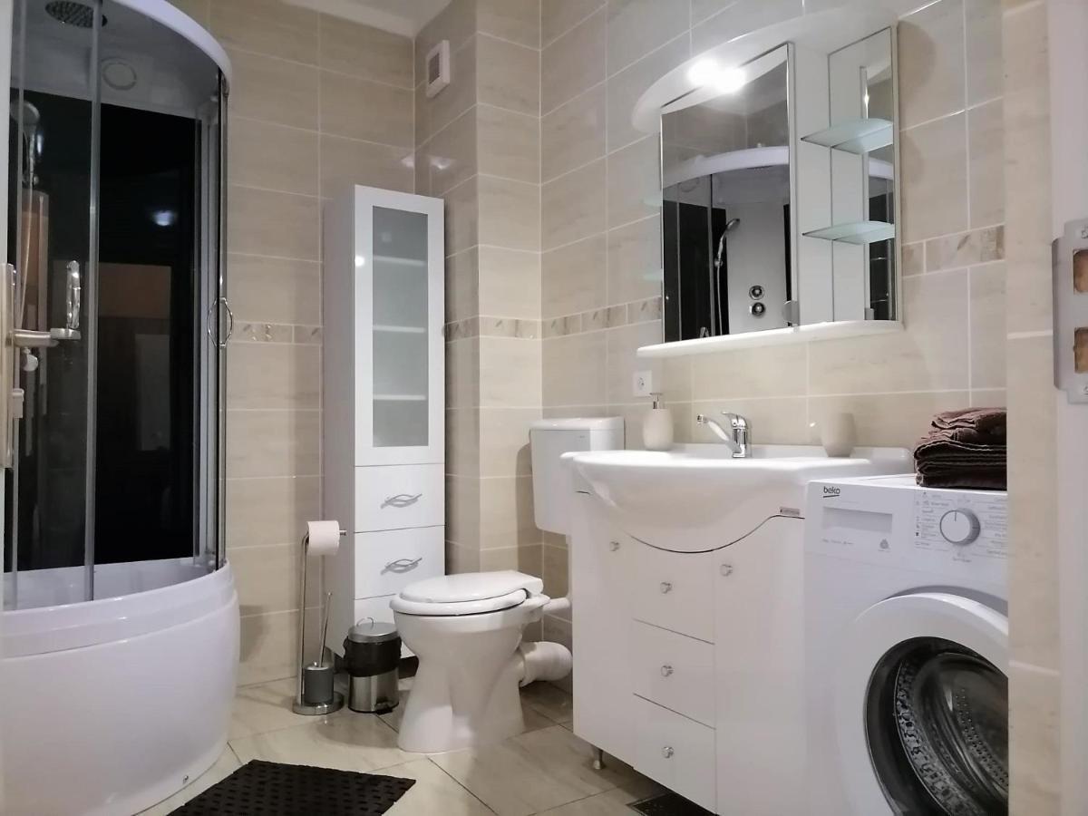Apartament Nyx Floreşti エクステリア 写真