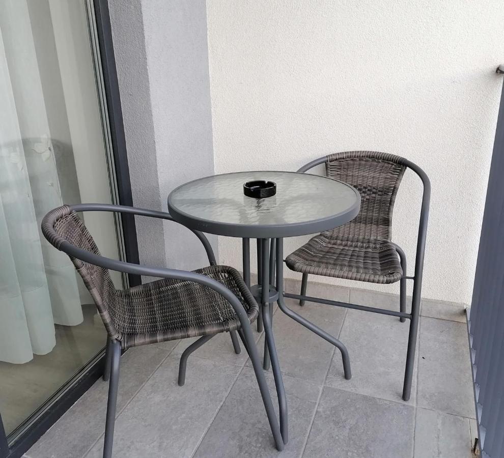 Apartament Nyx Floreşti エクステリア 写真