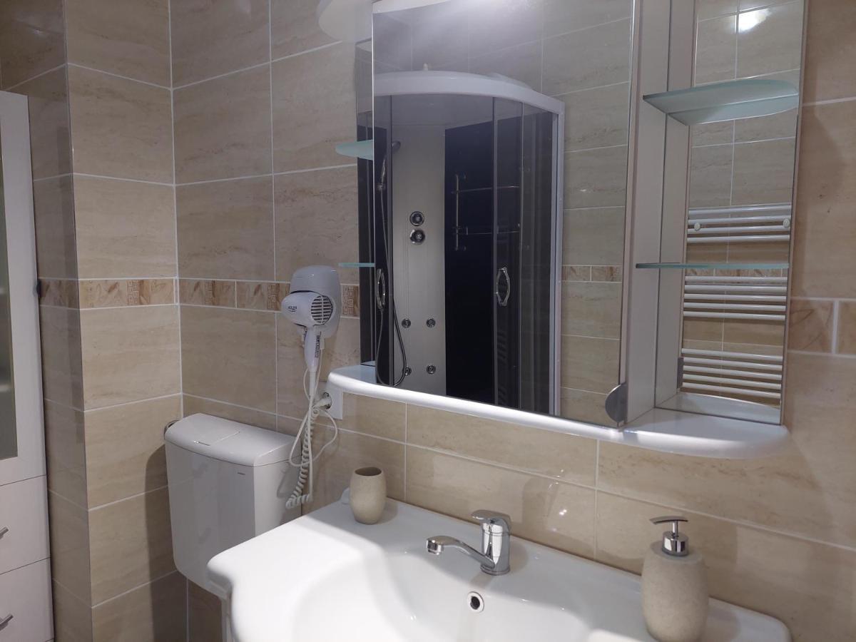 Apartament Nyx Floreşti エクステリア 写真
